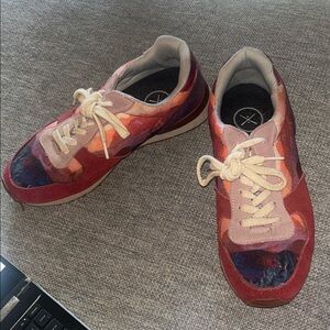 Women's Multicolor Athletic Sneakers - Pink/Red